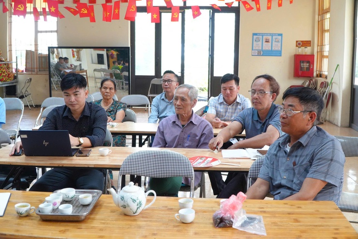 DÂN HÒA: 2 TỔ CÔNG TÁC ĐẶC BIỆT RA QUÂN THÁO GỠ CÁC ĐIỂM NGHẼN GIẢI PHÓNG MẶT BẰNG DỰ ÁN KHU ĐÔ THỊ THỂ THAO OLYMPIC TẠI THÔN CHÂU MAI VÀ TỪ CHÂU- Ảnh 5.