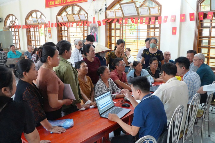 DÂN HÒA: 2 TỔ CÔNG TÁC ĐẶC BIỆT RA QUÂN THÁO GỠ CÁC ĐIỂM NGHẼN GIẢI PHÓNG MẶT BẰNG DỰ ÁN KHU ĐÔ THỊ THỂ THAO OLYMPIC TẠI THÔN CHÂU MAI VÀ TỪ CHÂU- Ảnh 3.