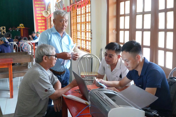 DÂN HÒA: 2 TỔ CÔNG TÁC ĐẶC BIỆT RA QUÂN THÁO GỠ CÁC ĐIỂM NGHẼN GIẢI PHÓNG MẶT BẰNG DỰ ÁN KHU ĐÔ THỊ THỂ THAO OLYMPIC TẠI THÔN CHÂU MAI VÀ TỪ CHÂU- Ảnh 2.