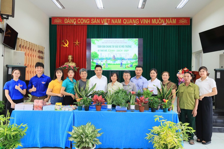 UB MTTQ Việt Nam xã Thư Lâm tổ chức Lễ ra quân phát động Phong trào Toàn dân chung tay bảo vệ môi trường, vì Thủ đô xanh sạch đẹp với chủ đề “ Chung tay hành động vì không khí sạch và giao thông xanh”- Ảnh 6.