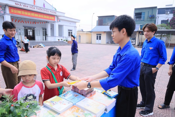 UB MTTQ Việt Nam xã Thư Lâm tổ chức Lễ ra quân phát động Phong trào Toàn dân chung tay bảo vệ môi trường, vì Thủ đô xanh sạch đẹp với chủ đề “ Chung tay hành động vì không khí sạch và giao thông xanh”- Ảnh 14.