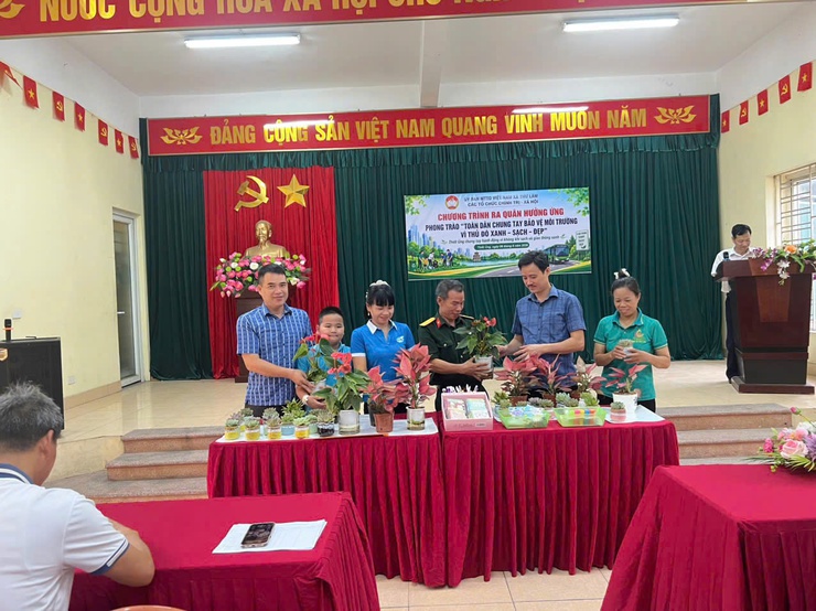 UB MTTQ Việt Nam xã Thư Lâm tổ chức Lễ ra quân phát động Phong trào Toàn dân chung tay bảo vệ môi trường, vì Thủ đô xanh sạch đẹp với chủ đề “ Chung tay hành động vì không khí sạch và giao thông xanh”- Ảnh 18.