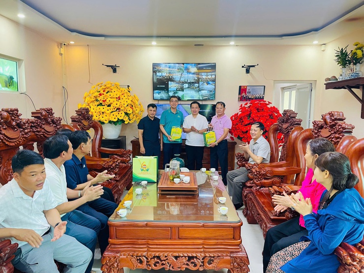 HỘI NÔNG DÂN THÀNH PHỐ HÀ NỘI TỔ CHỨC THĂM QUAN, HỌC TẬP MÔ HÌNH KINH TẾ TIÊU BIỂU TẠI XÃ THƯ LÂM- Ảnh 2.
