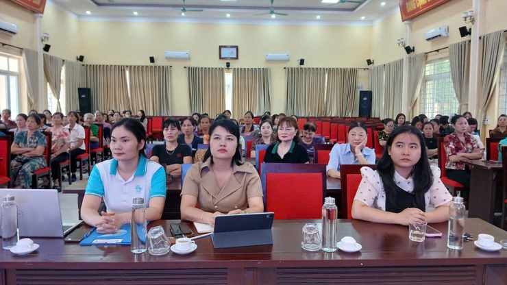 Hòa Lạc: Tuyên truyền tác hại của rác thải; hướng dẫn phân loại, xử lý, tái chế rác thải tại hộ gia đình- Ảnh 1.
