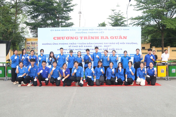 Phường Thanh Liệt ra quân hưởng ứng phong trào “Toàn dân chung tay bảo vệ môi trường, vì Thủ đô xanh - sạch - đẹp”- Ảnh 16.