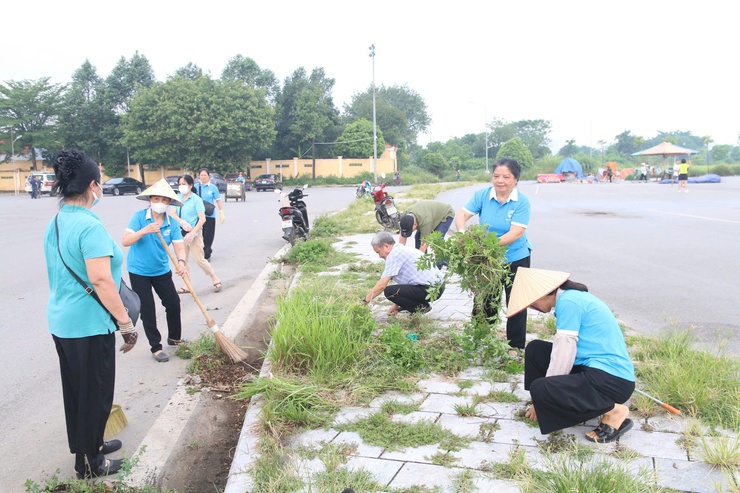 Phường Thanh Liệt ra quân hưởng ứng phong trào “Toàn dân chung tay bảo vệ môi trường, vì Thủ đô xanh - sạch - đẹp”- Ảnh 11.