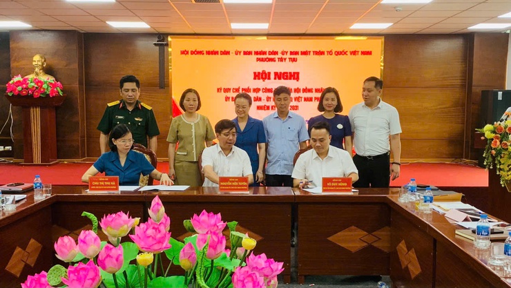 Phường Tây Tựu ký kết quy chế phối hợp công tác giữa Thường trực HĐND, UBND và MTTQ Việt Nam phường- Ảnh 1.