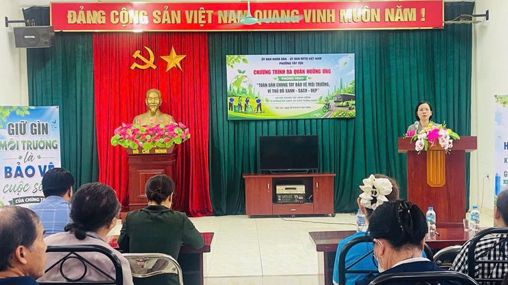 Phường Tây Tựu ra quân hưởng ứng phong trào thi đua “Toàn dân chung tay bảo vệ môi trường, vì Thủ đô xanh, sạch, đẹp”- Ảnh 1.