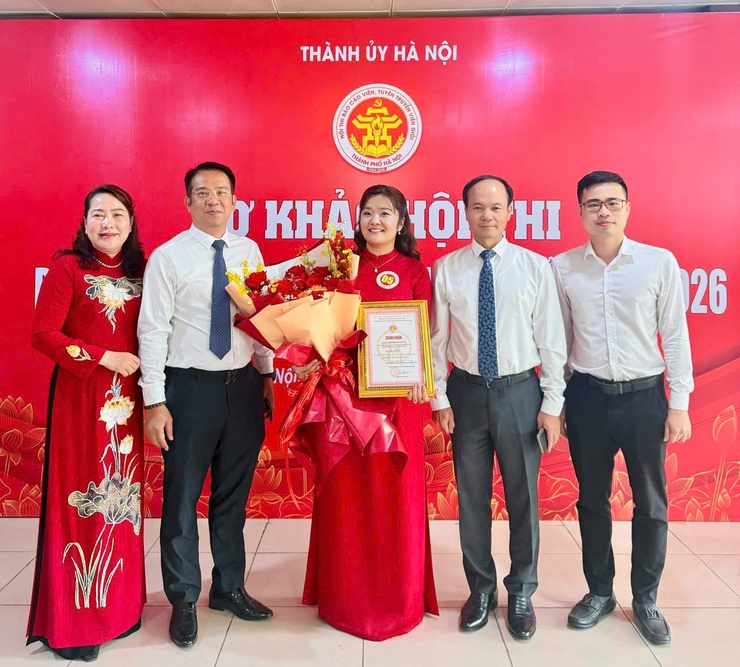 Phường Việt Hưng xuất sắc giành giải Nhất Hội thi Báo cáo viên, Tuyên truyền viên giỏi Cụm 5 năm 2026.- Ảnh 4.