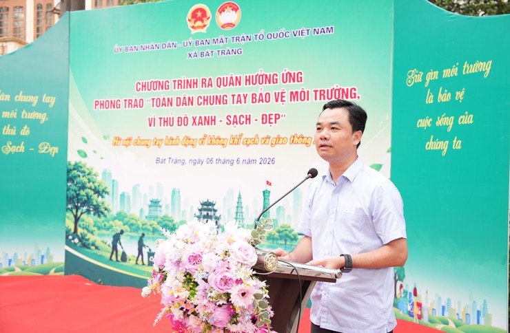 Xã Bát Tràng ra quân hưởng ứng phong trào thi đua "Toàn dân chung tay bảo vệ môi trường vì Thủ đô Xanh - Sạch - Đẹp"- Ảnh 4.