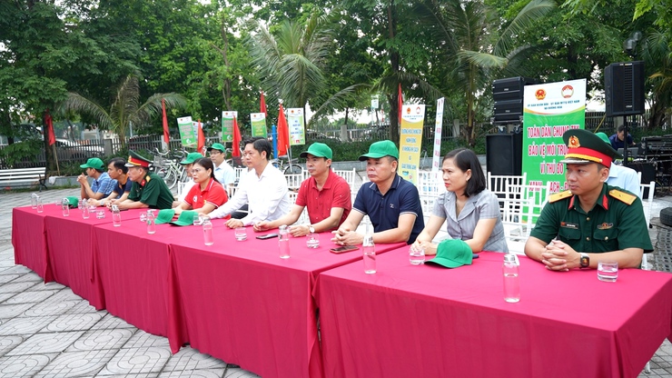 Lễ ra quân hưởng ứng phong trào thi đua “Toàn dân chung tay bảo vệ môi trường, vì Thủ đô xanh - sạch - đẹp” năm 2026- Ảnh 3.