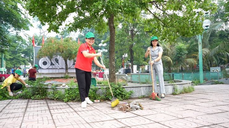 Lễ ra quân hưởng ứng phong trào thi đua “Toàn dân chung tay bảo vệ môi trường, vì Thủ đô xanh - sạch - đẹp” năm 2026- Ảnh 9.