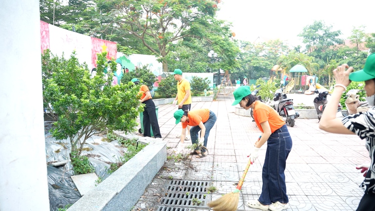 Lễ ra quân hưởng ứng phong trào thi đua “Toàn dân chung tay bảo vệ môi trường, vì Thủ đô xanh - sạch - đẹp” năm 2026- Ảnh 11.
