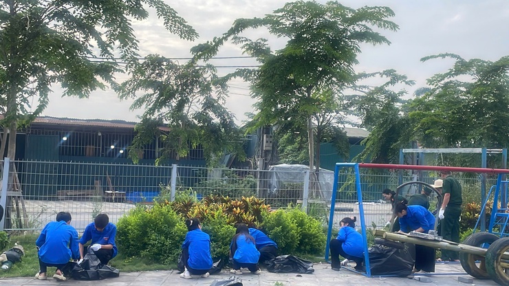 Xã Vĩnh Thanh ra quân hưởng ứng phong trào "Toàn dân chung tay bảo vệ môi trường vì Thủ đô xanh - sạch - đẹp"- Ảnh 13.