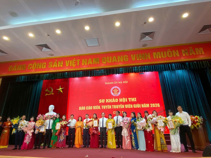 Báo cáo viên xã Vĩnh Thanh đạt Giải Ba tại sơ khảo Hội thi Báo cáo viên, Tuyên truyền viên giỏi thành phố Hà Nội năm 2026, Cụm thi số 5- Ảnh 1.