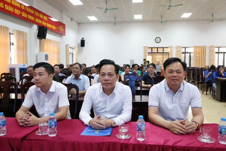 Xã Tam Hưng phát động phong trào "Toàn dân chung tay bảo vệ môi trường, vì Thủ đô xanh - sạch - đẹp". Chung tay hành động vì môi trường sống xanh, sạch, văn minh- Ảnh 1.