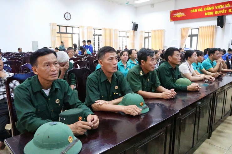 Xã Tam Hưng phát động phong trào "Toàn dân chung tay bảo vệ môi trường, vì Thủ đô xanh - sạch - đẹp". Chung tay hành động vì môi trường sống xanh, sạch, văn minh- Ảnh 5.