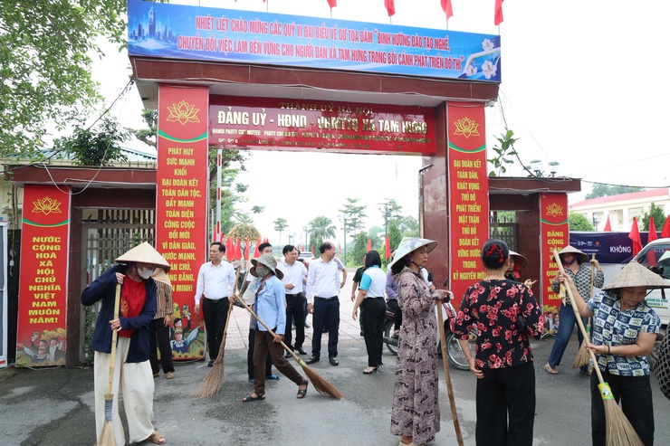 Xã Tam Hưng phát động phong trào "Toàn dân chung tay bảo vệ môi trường, vì Thủ đô xanh - sạch - đẹp". Chung tay hành động vì môi trường sống xanh, sạch, văn minh- Ảnh 9.