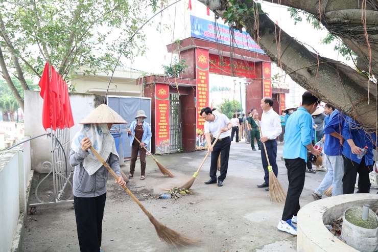 Xã Tam Hưng phát động phong trào "Toàn dân chung tay bảo vệ môi trường, vì Thủ đô xanh - sạch - đẹp". Chung tay hành động vì môi trường sống xanh, sạch, văn minh- Ảnh 10.