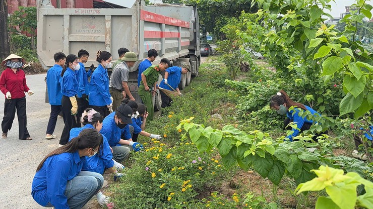 MTTQ XÃ VÂN ĐÌNH RA QUÂN HƯỞNG ỨNG PHONG TRÀO “TOÀN DÂN CHUNG TAY BẢO VỆ MÔI TRƯỜNG, VÌ THỦ ĐÔ XANH - SẠCH - ĐẸP”- Ảnh 8.