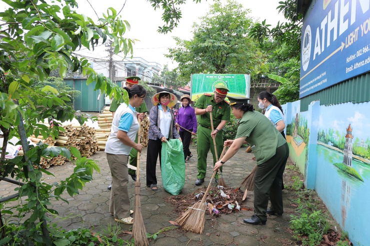 Phú Nghĩa ra quân hưởng ứng phong trào “Toàn dân chung tay bảo vệ môi trường, vì Thủ đô xanh - sạch - đẹp”- Ảnh 9.