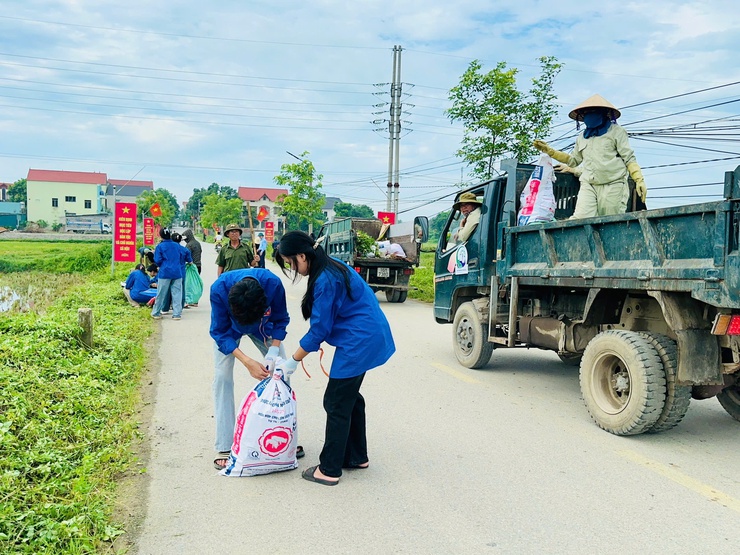 Phú Nghĩa ra quân hưởng ứng phong trào “Toàn dân chung tay bảo vệ môi trường, vì Thủ đô xanh - sạch - đẹp”- Ảnh 16.