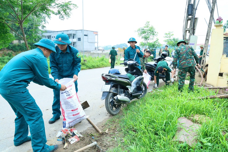 Phú Nghĩa ra quân hưởng ứng phong trào “Toàn dân chung tay bảo vệ môi trường, vì Thủ đô xanh - sạch - đẹp”- Ảnh 24.