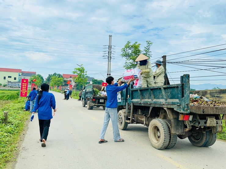Phú Nghĩa ra quân hưởng ứng phong trào “Toàn dân chung tay bảo vệ môi trường, vì Thủ đô xanh - sạch - đẹp”- Ảnh 31.