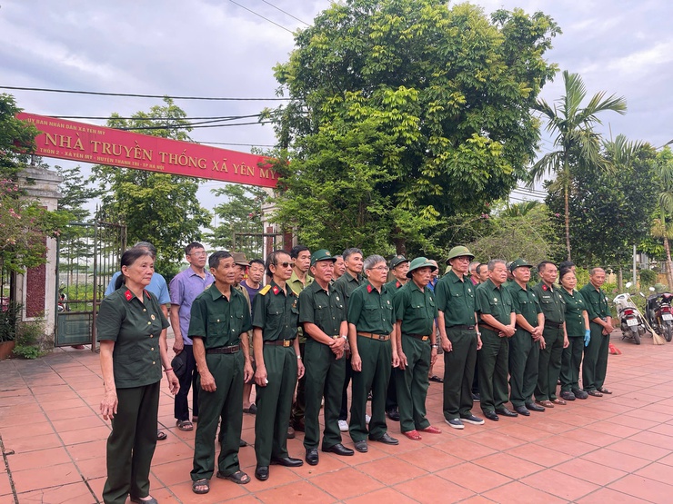 MẶT TRẬN TỔ QUỐC VÀ CÁC TỔ CHỨC CHÍNH TRỊ - XÃ HỘI XÃ THANH TRÌ RA QUÂN HƯỞNG ỨNG PHONG TRÀO “TOÀN DÂN CHUNG TAY BẢO VỆ MÔI TRƯỜNG, VĂN MINH ĐÔ THỊ, VÌ THỦ ĐÔ XANH - SẠCH - ĐẸP”- Ảnh 2.