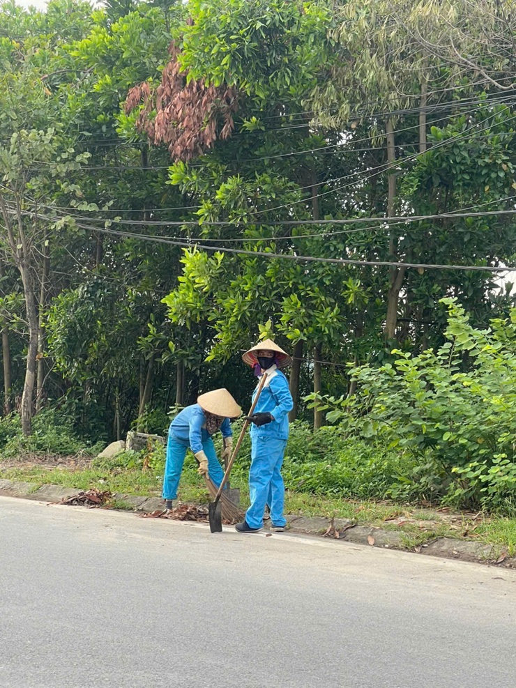 MẶT TRẬN TỔ QUỐC VÀ CÁC TỔ CHỨC CHÍNH TRỊ - XÃ HỘI XÃ THANH TRÌ RA QUÂN HƯỞNG ỨNG PHONG TRÀO “TOÀN DÂN CHUNG TAY BẢO VỆ MÔI TRƯỜNG, VĂN MINH ĐÔ THỊ, VÌ THỦ ĐÔ XANH - SẠCH - ĐẸP”- Ảnh 6.