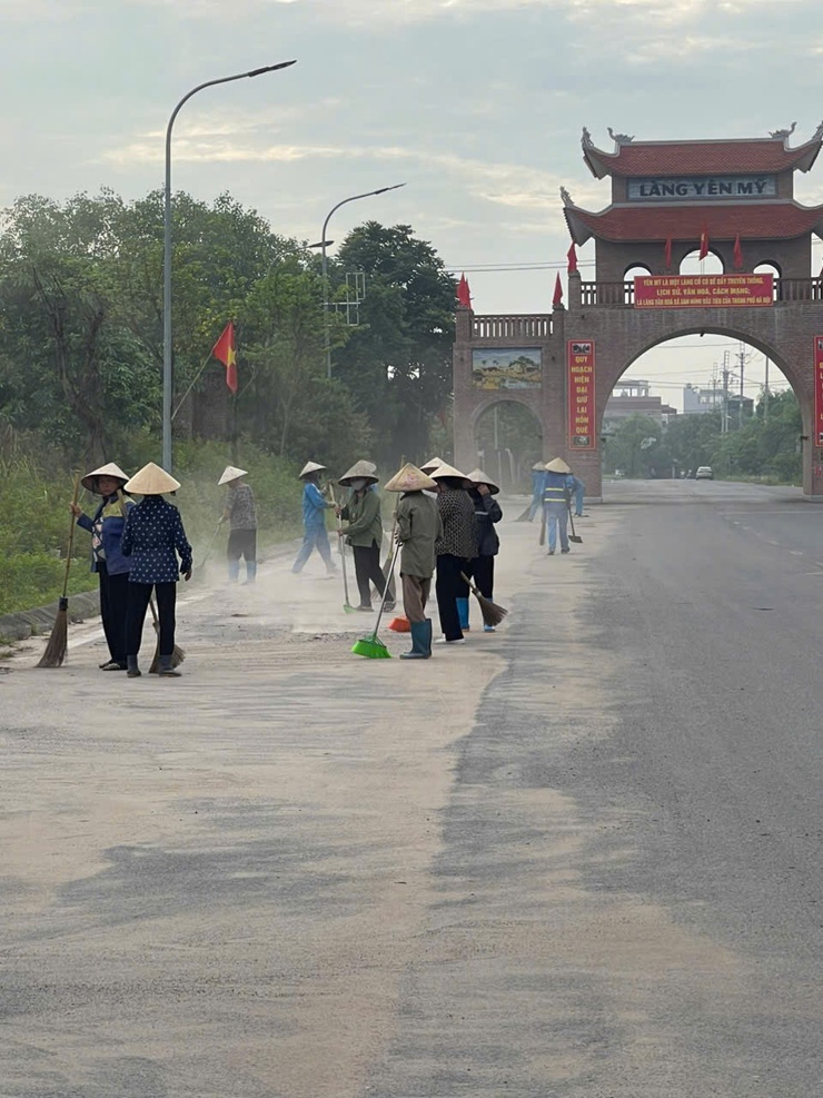 MẶT TRẬN TỔ QUỐC VÀ CÁC TỔ CHỨC CHÍNH TRỊ - XÃ HỘI XÃ THANH TRÌ RA QUÂN HƯỞNG ỨNG PHONG TRÀO “TOÀN DÂN CHUNG TAY BẢO VỆ MÔI TRƯỜNG, VĂN MINH ĐÔ THỊ, VÌ THỦ ĐÔ XANH - SẠCH - ĐẸP”- Ảnh 8.