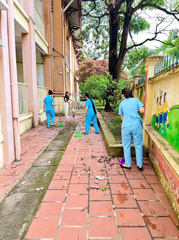 MẶT TRẬN TỔ QUỐC VÀ CÁC TỔ CHỨC CHÍNH TRỊ - XÃ HỘI XÃ THANH TRÌ RA QUÂN HƯỞNG ỨNG PHONG TRÀO “TOÀN DÂN CHUNG TAY BẢO VỆ MÔI TRƯỜNG, VĂN MINH ĐÔ THỊ, VÌ THỦ ĐÔ XANH - SẠCH - ĐẸP”- Ảnh 18.