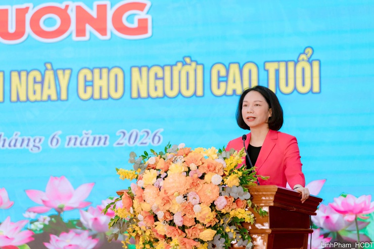 Hà Nội triển khai thí điểm mô hình chăm sóc sức khỏe ban ngày cho người cao tuổi tại phường Long Biên- Ảnh 5.