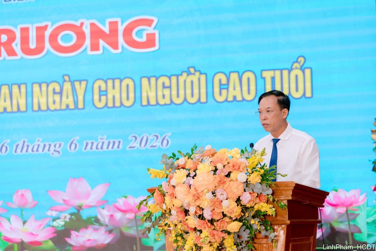 Hà Nội triển khai thí điểm mô hình chăm sóc sức khỏe ban ngày cho người cao tuổi tại phường Long Biên- Ảnh 2.