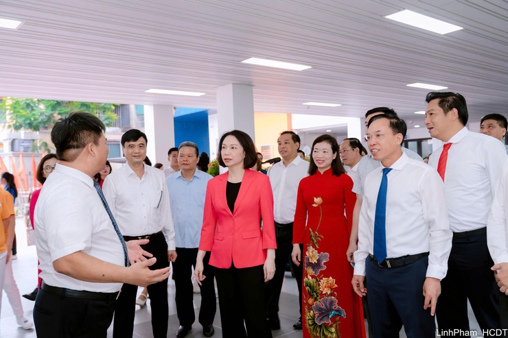 Hà Nội triển khai thí điểm mô hình chăm sóc sức khỏe ban ngày cho người cao tuổi tại phường Long Biên- Ảnh 7.