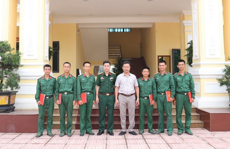 XÃ VĨNH THANH TỔ CHỨC THĂM, ĐỘNG VIÊN CHIẾN SĨ MỚI NĂM 2026- Ảnh 15.