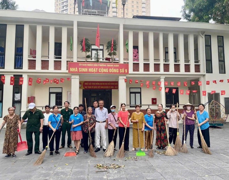 Phường Thanh Xuân phát động phong trào thi đua
“toàn dân chung tay bảo vệ môi trường, vì Thủ đô xanh - sạch - đẹp”- Ảnh 5.