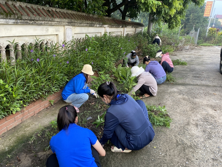 Phúc Lộc ra quân vệ sinh môi trường hưởng ứng phong trào thi đua "Toàn dân chung tay bảo vệ môi trường, vì Thủ đô xanh - sạch - đẹp"- Ảnh 11.
