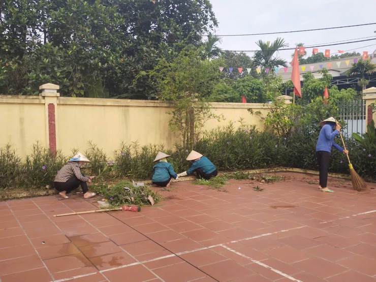 Phúc Lộc ra quân vệ sinh môi trường hưởng ứng phong trào thi đua "Toàn dân chung tay bảo vệ môi trường, vì Thủ đô xanh - sạch - đẹp"- Ảnh 12.
