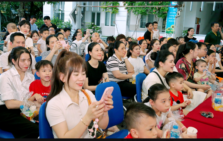 RỰC RỠ SẮC MÀU TỔNG KẾT NĂM HỌC 2025-2026 VÀ LỄ RA TRƯỜNG CỦA CÁC BÉ 5 TUỔI TẠI TRƯỜNG MẦM NON HOA MAI- Ảnh 2.