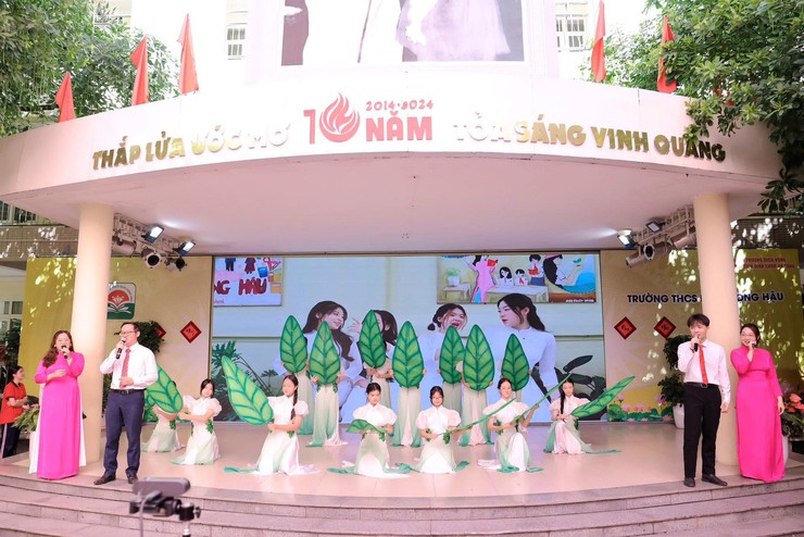 TRƯỜNG THCS DỊCH VỌNG HẬU TỔ CHỨC LỄ TỔNG KẾT NĂM HỌC VÀ CHIA TAY HỌC SINH KHỐI 9: KHÉP LẠI MỘT HÀNH TRÌNH, MỞ RA NHỮNG ƯỚC MƠ- Ảnh 1.
