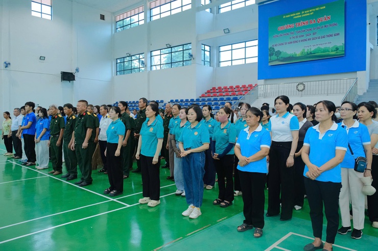 Phường Chương Mỹ ra quân hưởng ứng phong trào thi đua “Toàn dân chung tay bảo vệ môi trường, vì Thủ đô xanh - sạch - đẹp”- Ảnh 3.