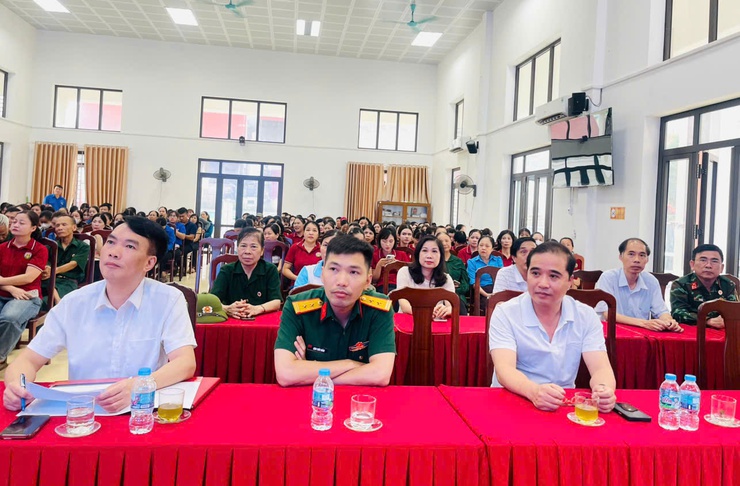 Phúc Lộc ra quân vệ sinh môi trường hưởng ứng phong trào thi đua "Toàn dân chung tay bảo vệ môi trường, vì Thủ đô xanh - sạch - đẹp"- Ảnh 2.