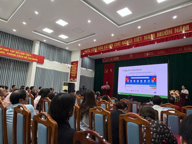 PHƯỜNG HỒNG HÀ TỔ CHỨC HỘI NGHỊ TẬP HUẤN HỆ THỐNG HANOIWORK VÀ ĐÁNH GIÁ CÁN BỘ THEO PHƯƠNG PHÁP OKR/KPI- Ảnh 5.