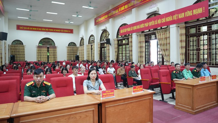 Khai mạc lớp cập nhật, bồi dưỡng kiến thức quốc phòng và an ninh cho đối tượng 4- Ảnh 1.