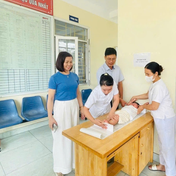 TRẠM Y TẾ XÃ DƯƠNG HOÀ TỔ CHỨC HIỆU QUẢ NGÀY ĐẦU CHIẾN DỊCH BỔ SUNG VITAMIN A ĐỢT 1 VÀ TỔ CHỨC CÁC HOẠT ĐỘNG NGÀY VI CHẤT DINH DƯỠNG TRÊN ĐỊA BÀN XÃ NĂM 2026- Ảnh 8.