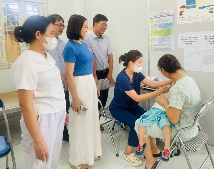 TRẠM Y TẾ XÃ DƯƠNG HOÀ TỔ CHỨC HIỆU QUẢ NGÀY ĐẦU CHIẾN DỊCH BỔ SUNG VITAMIN A ĐỢT 1 VÀ TỔ CHỨC CÁC HOẠT ĐỘNG NGÀY VI CHẤT DINH DƯỠNG TRÊN ĐỊA BÀN XÃ NĂM 2026- Ảnh 4.
