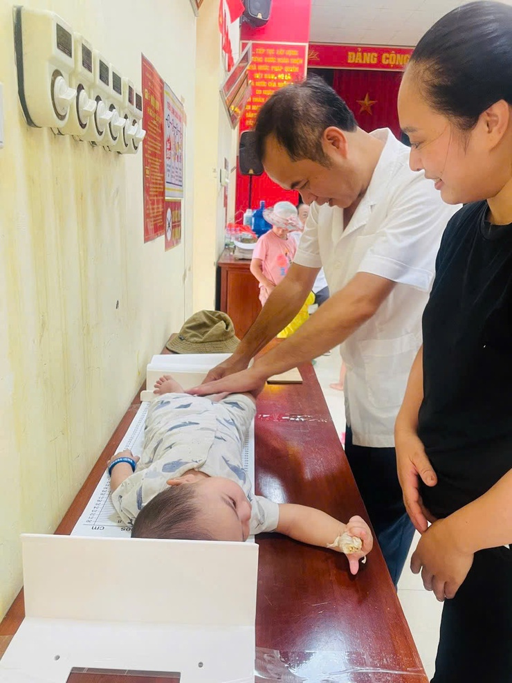 TRẠM Y TẾ XÃ DƯƠNG HOÀ TỔ CHỨC HIỆU QUẢ NGÀY ĐẦU CHIẾN DỊCH BỔ SUNG VITAMIN A ĐỢT 1 VÀ TỔ CHỨC CÁC HOẠT ĐỘNG NGÀY VI CHẤT DINH DƯỠNG TRÊN ĐỊA BÀN XÃ NĂM 2026- Ảnh 5.