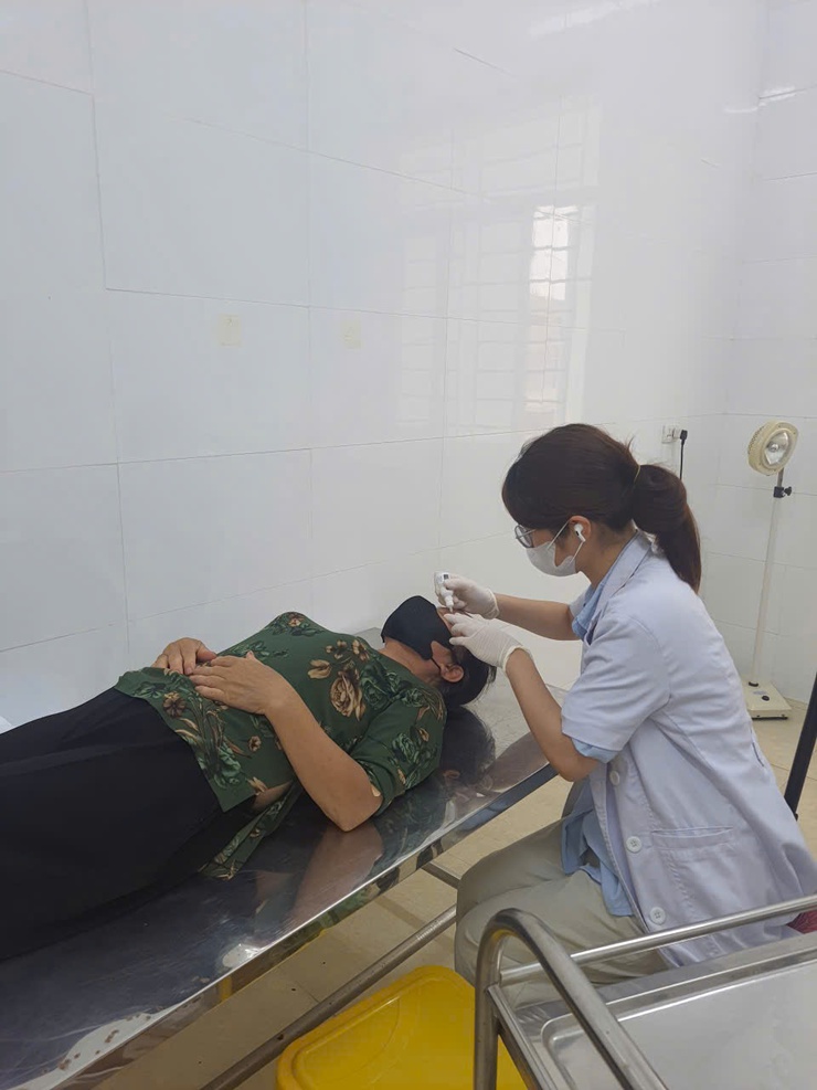 TRẠM Y TẾ XÃ DƯƠNG HÒA TỔ CHỨC HOẠT ĐỘNG SÀNG LỌC, ĐÁNH GIÁ NGUY CƠ, PHÁT HIỆN, CHẨN ĐOÁN ĐÁI THÁO ĐƯỜNG, TĂNG HUYẾT ÁP VÀ KHÁM MẮT CHO NGƯỜI DÂN TRÊN ĐỊA BÀN XÃ DƯƠNG HÒA NĂM 2026
- Ảnh 7.