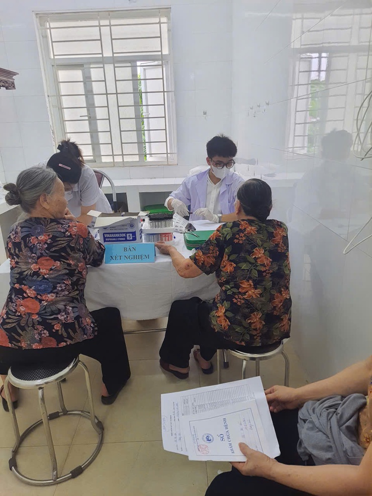TRẠM Y TẾ XÃ DƯƠNG HÒA TỔ CHỨC HOẠT ĐỘNG SÀNG LỌC, ĐÁNH GIÁ NGUY CƠ, PHÁT HIỆN, CHẨN ĐOÁN ĐÁI THÁO ĐƯỜNG, TĂNG HUYẾT ÁP VÀ KHÁM MẮT CHO NGƯỜI DÂN TRÊN ĐỊA BÀN XÃ DƯƠNG HÒA NĂM 2026
- Ảnh 16.